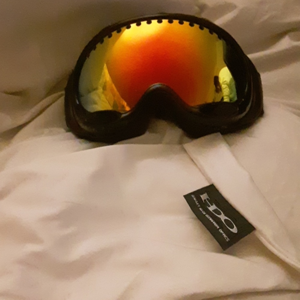Ski glasses